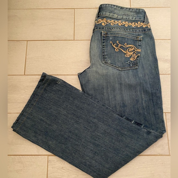 EUC Guess Premium Size 31 Embroidered and Distressed Bootcut Jeans - Picture 11 of 15